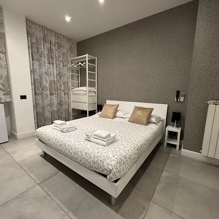 Flaminio Holidays Guest house *